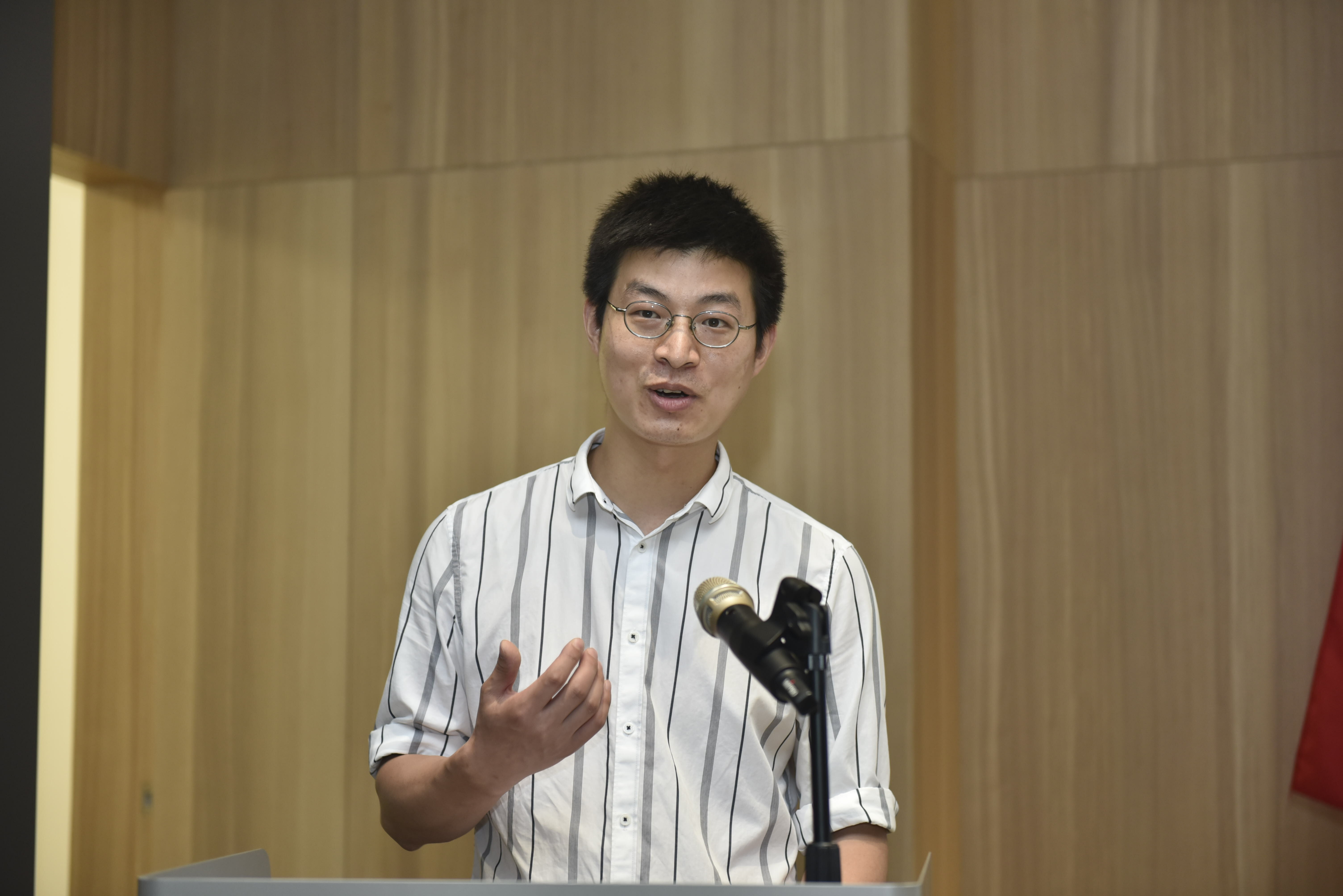 1行政中心黄笛.JPG 1行政中心黄笛.JPG